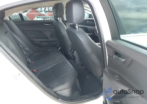 2019 Jaguar Xe 25T Premium из США, поврежденный, VIN SAJAD4FX0KCP50800